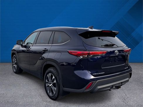 Used 2020 Toyota Highlander XLE image 7