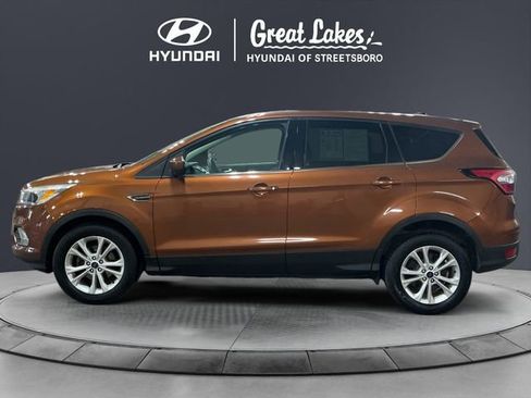 Used 2017 Ford Escape SE FWD image 3