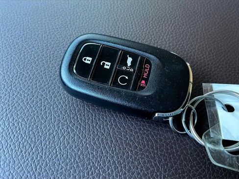 Used 2023 Honda Pilot Elite image 10