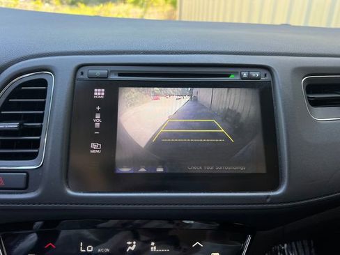 Used 2018 Honda HR-V EX image 24