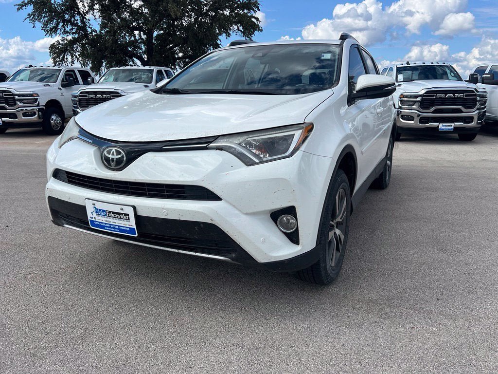 Used 2017 Toyota RAV4 XLE FWD image 1