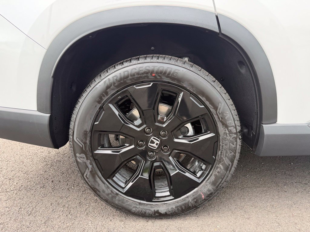 New 2026 Honda Pilot Black Edition image 9