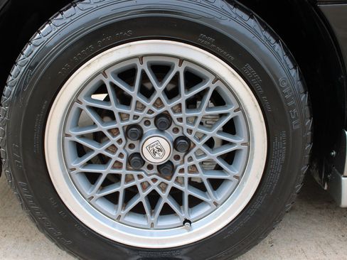 Used 1987 Pontiac Fiero GT RWD image 8