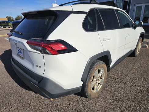 Used 2021 Toyota RAV4 XLE w/ Carpet Mat Package (TMS) FWD image 6