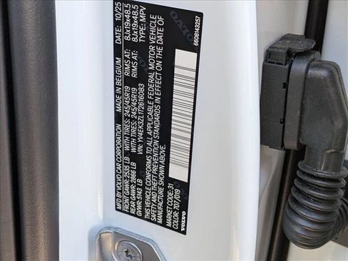 Certified 2026 Volvo XC60 B5 Plus w/ Protection Package Premier image 18