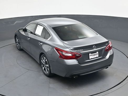 Used 2017 Nissan Altima 2.5 SR FWD image 30