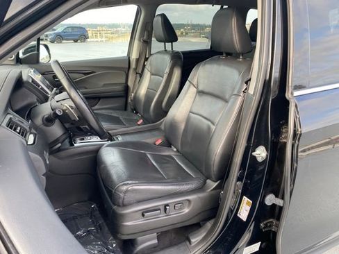 Used 2017 Honda Pilot Touring image 18