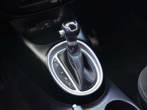 Used 2017 Kia Soul image 19