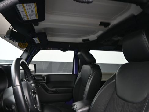 Used 2017 Jeep Wrangler Sahara image 12