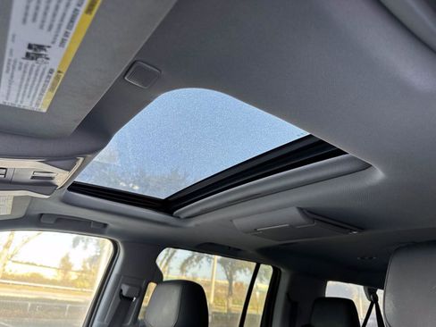 Used 2019 Cadillac Escalade ESV Premium Luxury image 30