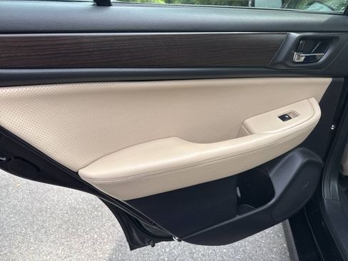 Used 2017 Subaru Legacy 2.5i Limited AWD/4WD image 21