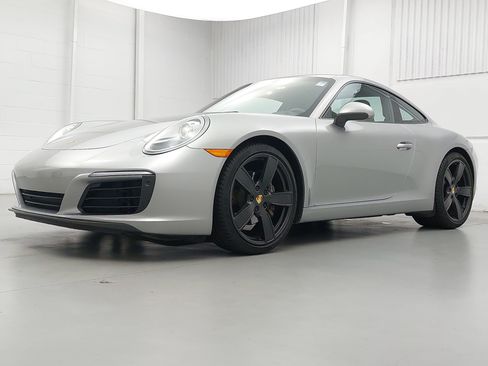 Certified 2018 Porsche 911 Carrera RWD image 1