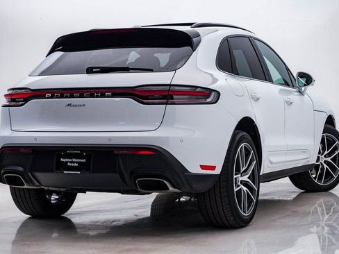 Certified 2025 Porsche Macan image 11