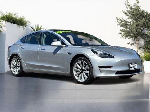 Used 2018 Tesla Model 3 Long Range RWD image 1