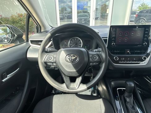 Used 2021 Toyota Corolla LE FWD image 16