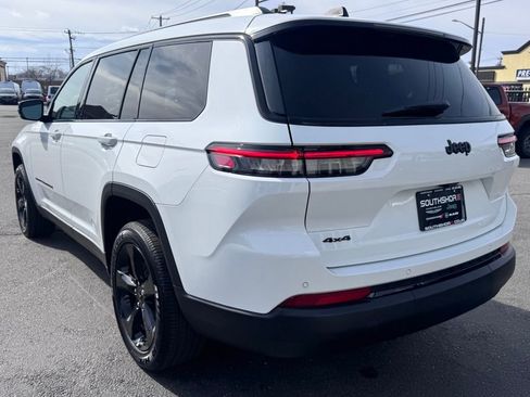 Used 2025 Jeep Grand Cherokee L Altitude image 5