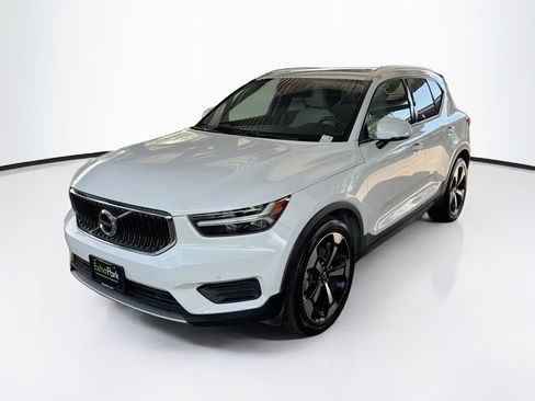 Used 2020 Volvo XC40 T5 Momentum AWD/4WD image 3
