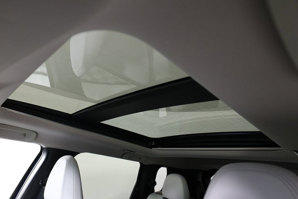 Used 2025 Mitsubishi Outlander SE FWD image 33