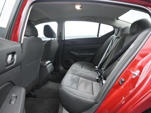 Used 2025 Nissan Altima 2.5 SV FWD image 25