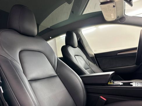 Used 2023 Tesla Model Y Performance image 30