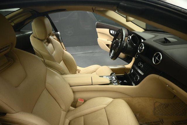 Used 2016 Mercedes-Benz SL 400 w/ Premium I Package image 48