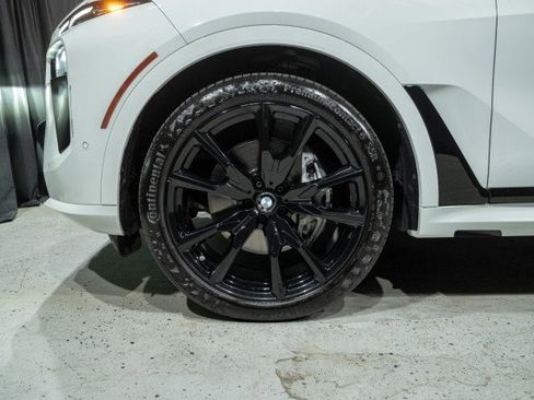 Used 2023 BMW X7 xDrive40i w/ M Sport Package image 6