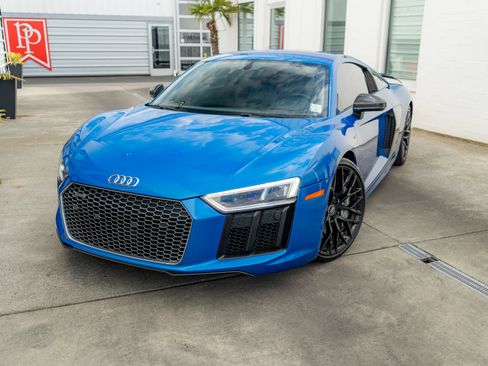 Used 2017 Audi R8 V10 plus AWD/4WD image 3