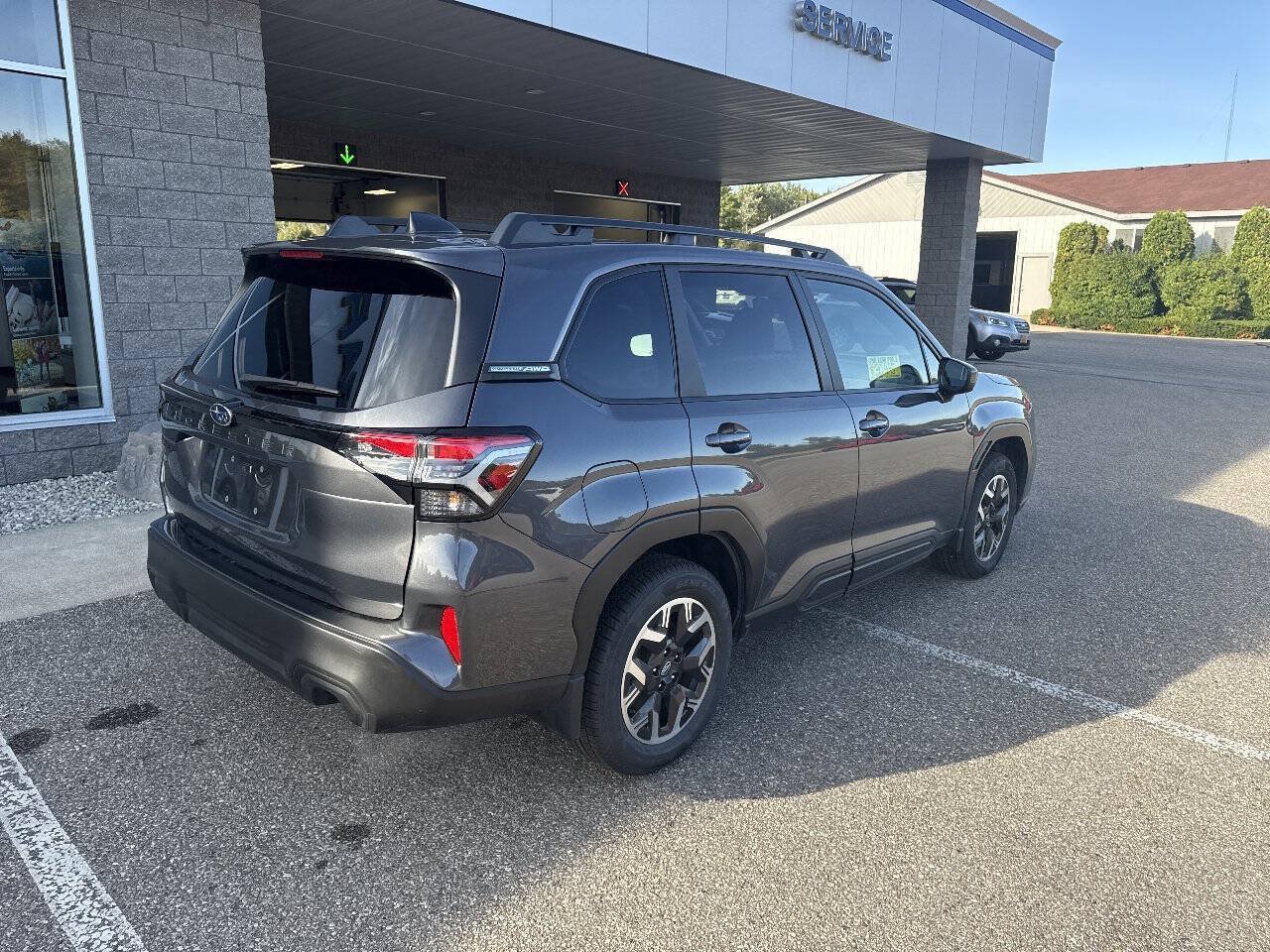 Used 2025 Subaru Forester Premium AWD/4WD image 4