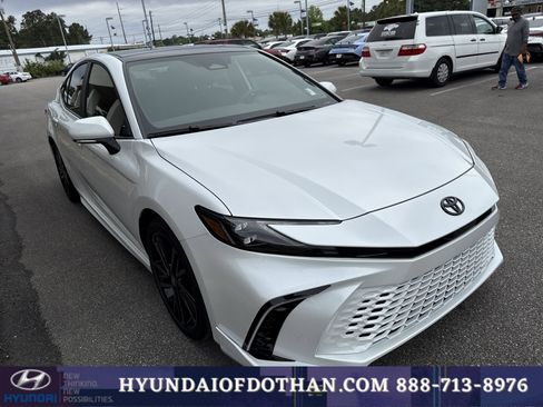 Used 2026 Toyota Camry XSE FWD image 5