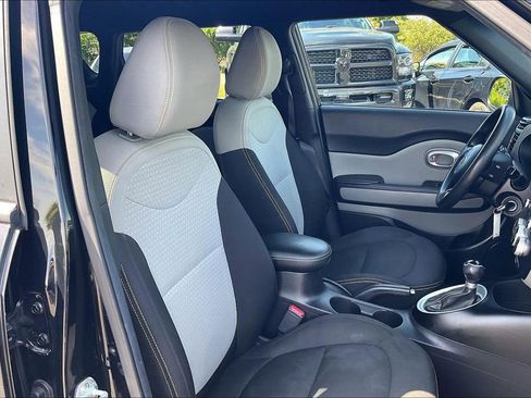 Used 2016 Kia Soul + FWD image 7