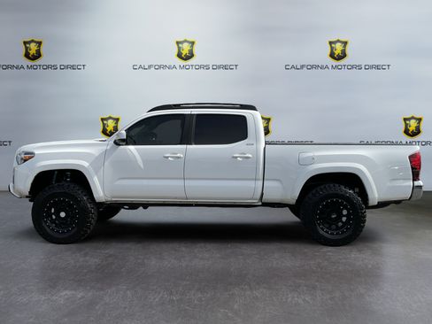 Used 2022 Toyota Tacoma SR5 AWD/4WD image 8