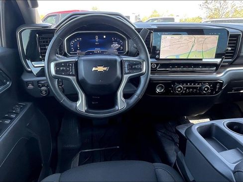 Used 2023 Chevrolet Silverado 1500 LT AWD/4WD image 10