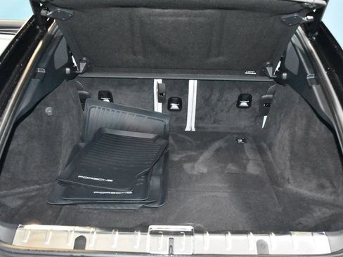 Used 2023 Porsche Panamera 4 Platinum Edition image 30