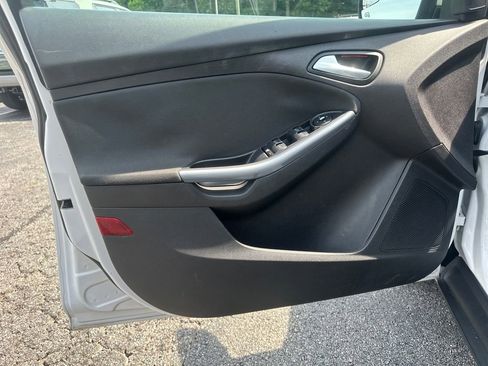 Used 2014 Ford Focus Titanium FWD image 13