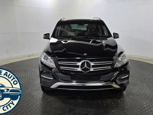 Used 2017 Mercedes-Benz GLE 350 4MATIC image 2
