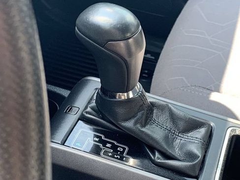 Used 2019 Toyota Tacoma TRD Sport AWD/4WD image 26