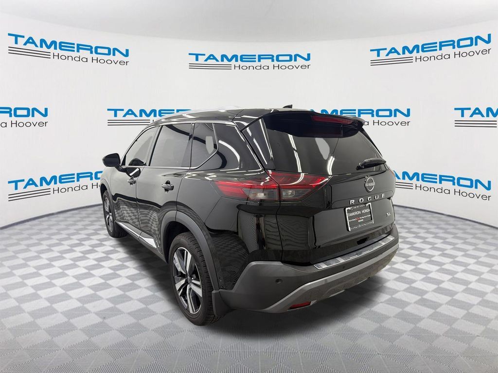 Used 2023 Nissan Rogue SL w/ SL Premium Package FWD image 3