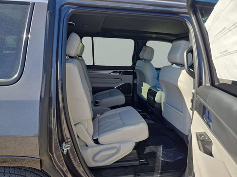 New 2026 Jeep Grand Wagoneer 2WD image 26