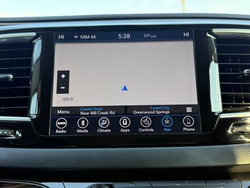 Used 2018 Chrysler Pacifica Touring-L Plus image 43