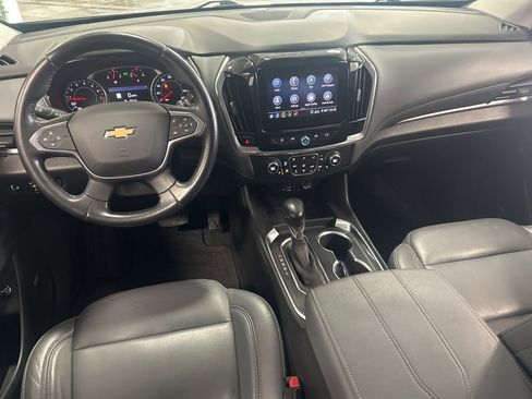 Used 2021 Chevrolet Traverse LT w/ LT Premium Package image 16