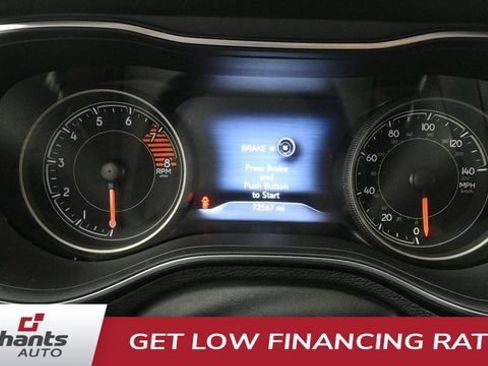 Used 2022 Jeep Cherokee Trailhawk w/ Premium Leather Package AWD/4WD image 20