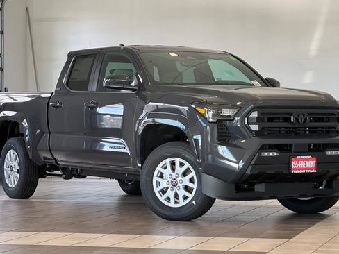 Used 2026 Toyota Tacoma SR5 RWD image 3