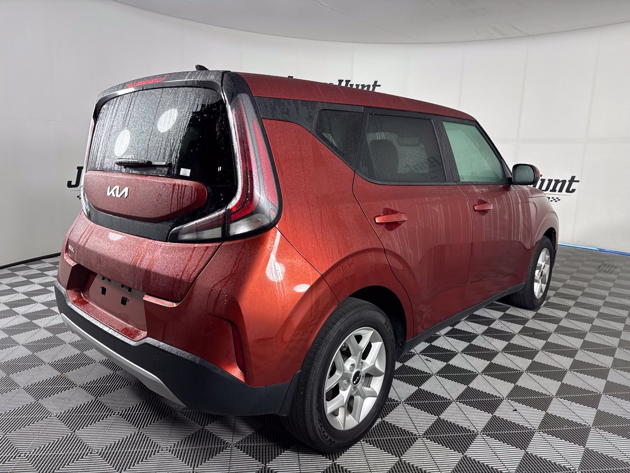 Used 2025 Kia Soul LX w/ LX Technology Package FWD image 7