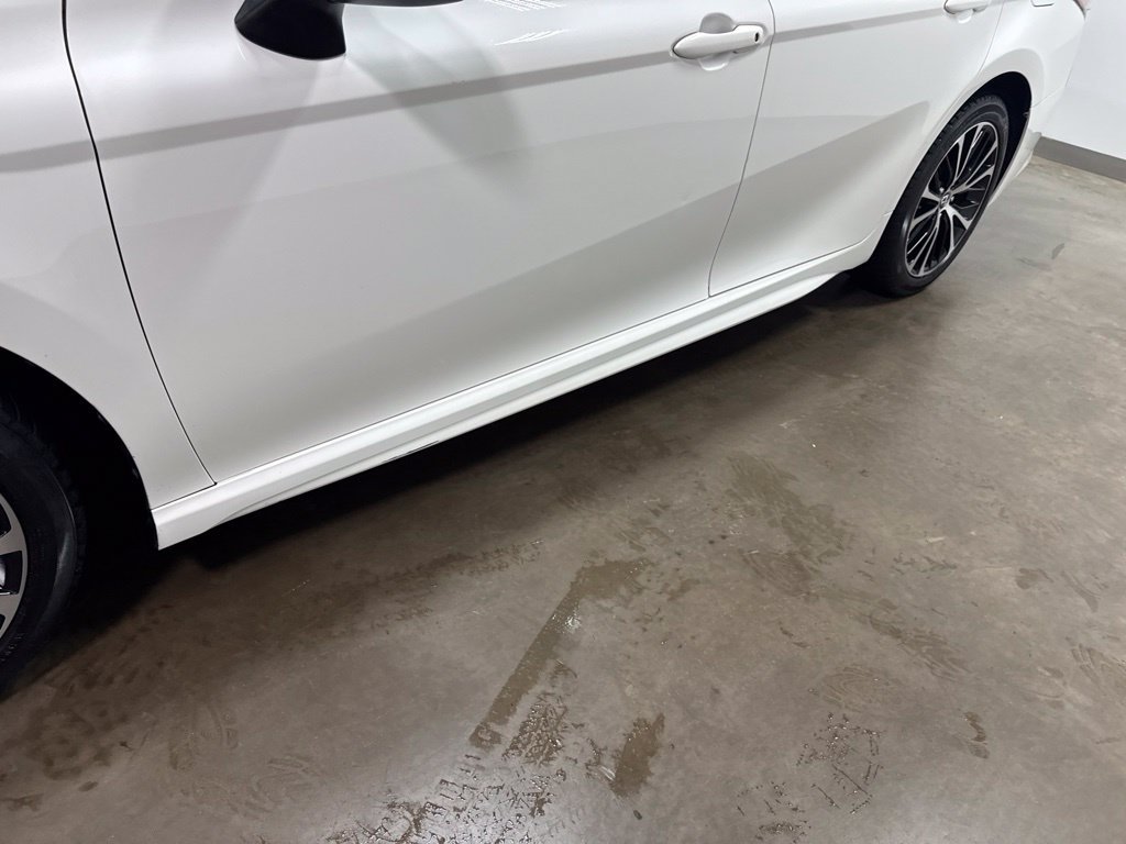 Used 2018 Toyota Camry SE FWD image 9