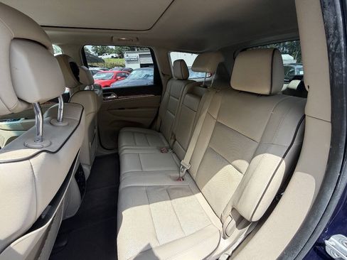 Used 2013 Jeep Grand Cherokee Overland w/ Advance Technology Group RWD image 10