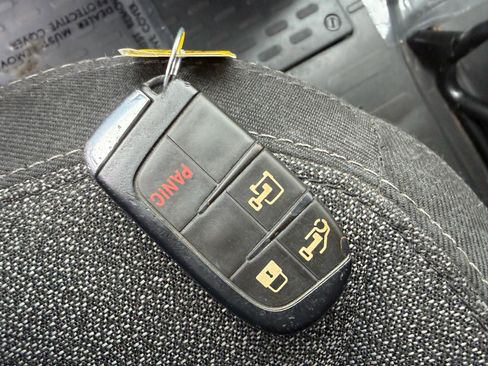 Used 2023 RAM ProMaster 2500 FWD image 15