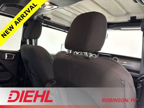 Used 2023 Jeep Wrangler Sahara image 13