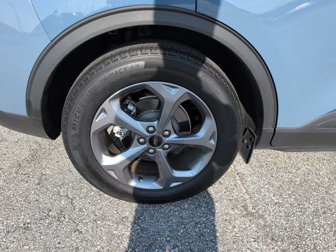 Used 2025 Ford Escape ST-Line w/ Tech Pack #1 FWD image 9
