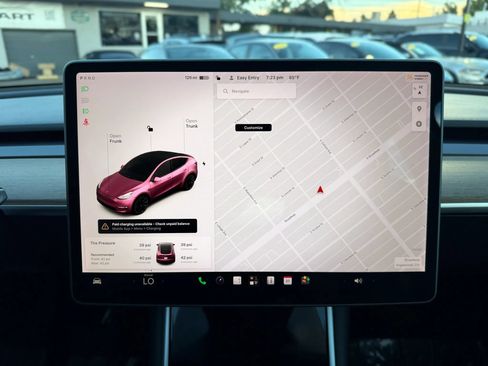 Used 2021 Tesla Model Y Long Range AWD/4WD image 31