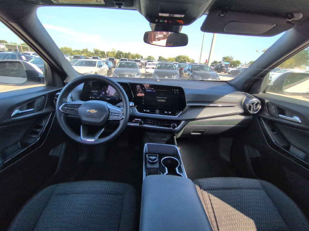 Used 2026 Chevrolet Equinox LT AWD/4WD image 22